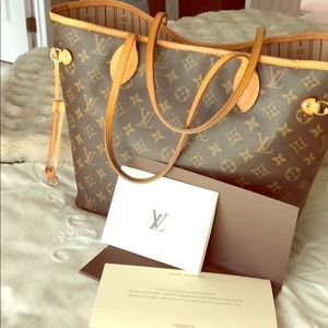 ✨Authentic Louis Vuitton MM Neverfull✨